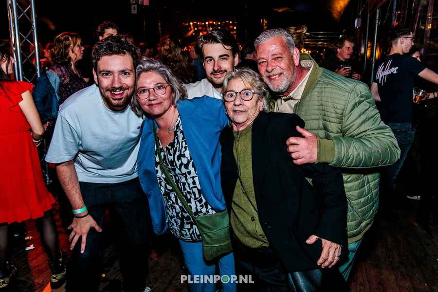 Publiek Bewerkt    (49)